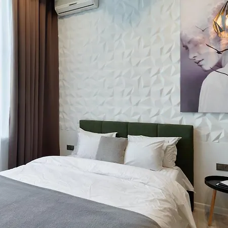 Apartament Center2- олімпійська - хрещатик- жк Manhattan Kпі з паркінгом -лесі українки бульвар