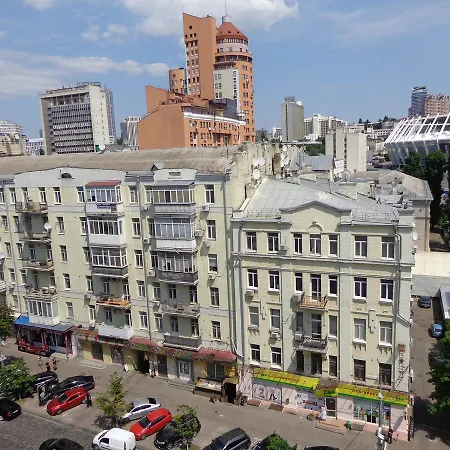 Center2- олімпійська - хрещатик- жк Manhattan Kпі з паркінгом -лесі українки бульвар Apartament Kijów