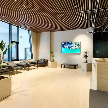 Center2: Manhattan Kpi With Parking Apartment