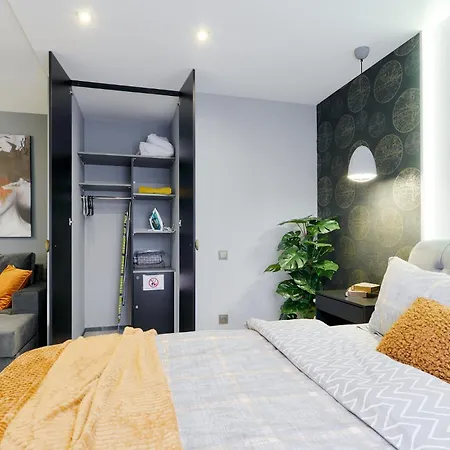 Apartment Center2: Manhattan Kpi With Parking Kyiv